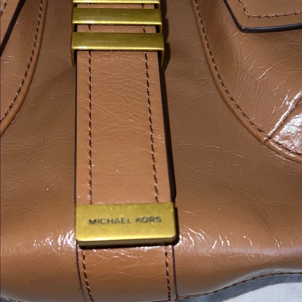 Michael Kors Darrington Large Crackle Brown Leather Crossbody